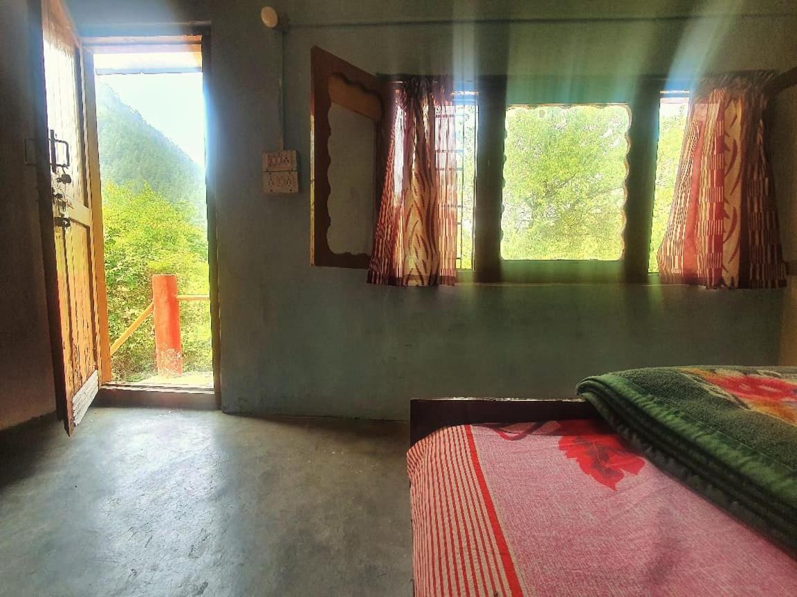 Wake N Bake Kasol Exterior photo